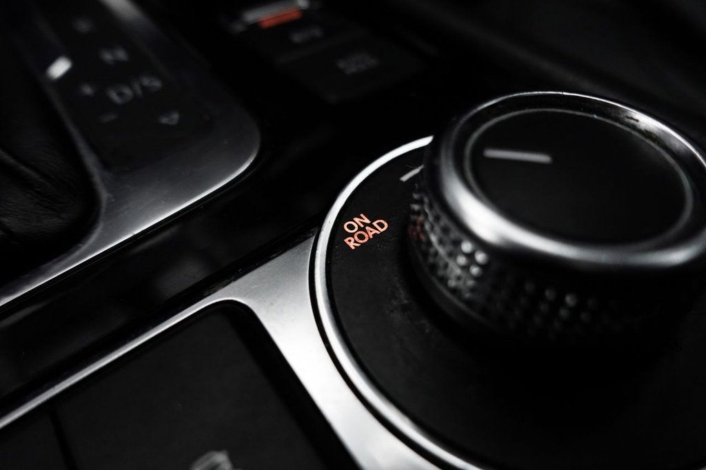 Used Volkswagen Touareg 2017 for sale - 77250151: Photo 48