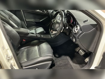 Used Mercedes-Benz A-Class 2016 for sale - 76210859: Photo 2