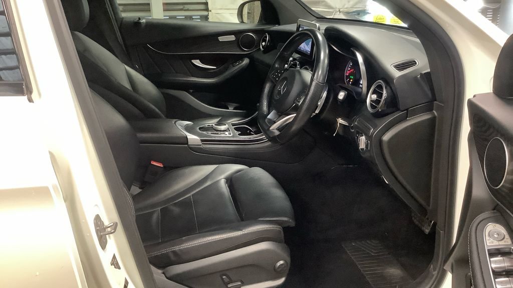 Used Mercedes-Benz GLC 2019 for sale - 77122290: Photo 3