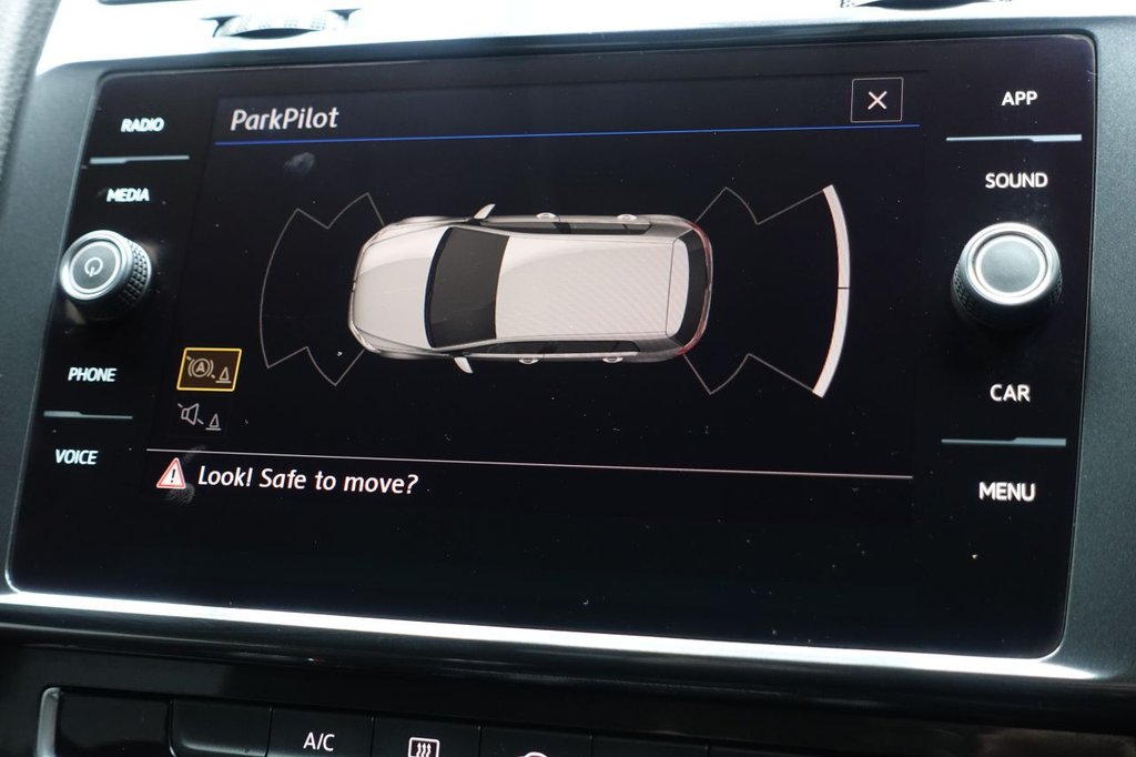 Used Volkswagen Golf 2018 for sale - 77249791: Photo 2