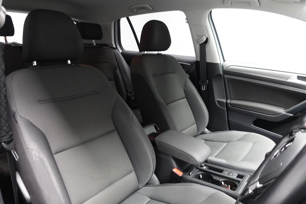 Used Volkswagen Golf 2018 for sale - 77249791: Photo 3