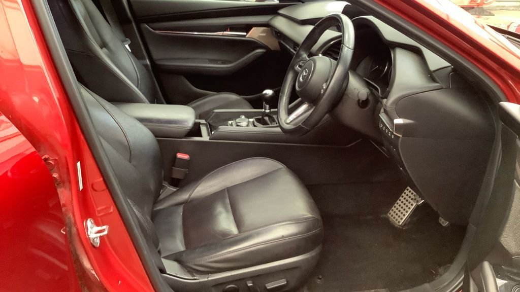 Used Mazda Mazda3 2019 for sale - 76010512: Photo 2