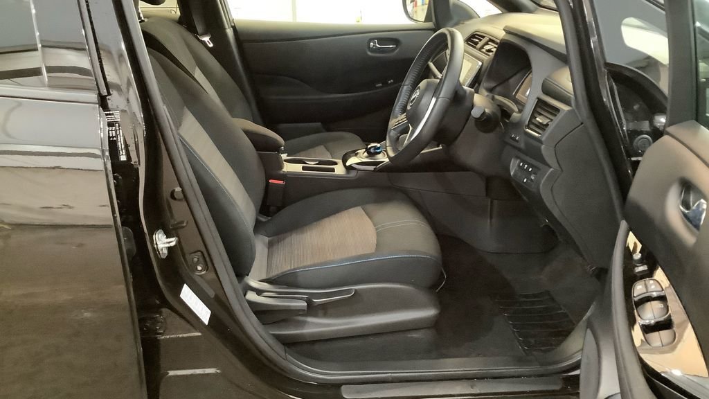 Used Nissan Leaf 2023 for sale - 77507914: Photo 4