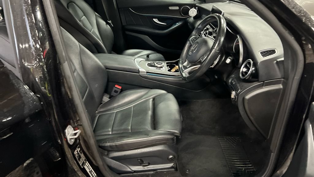 Used Mercedes-Benz GLC 2019 for sale - 76973742: Photo 2