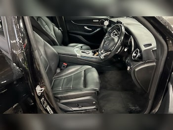 Used Mercedes-Benz GLC 2019 for sale - 76973742: Photo