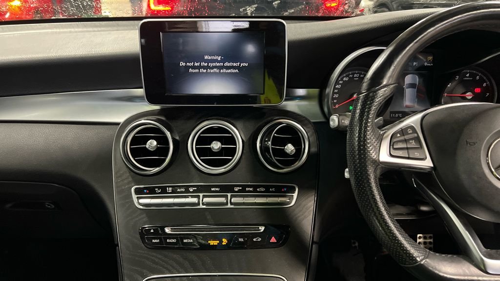 Used Mercedes-Benz GLC 2019 for sale - 76973742: Photo 3