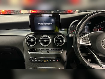 Used Mercedes-Benz GLC 2019 for sale - 76973742: Photo