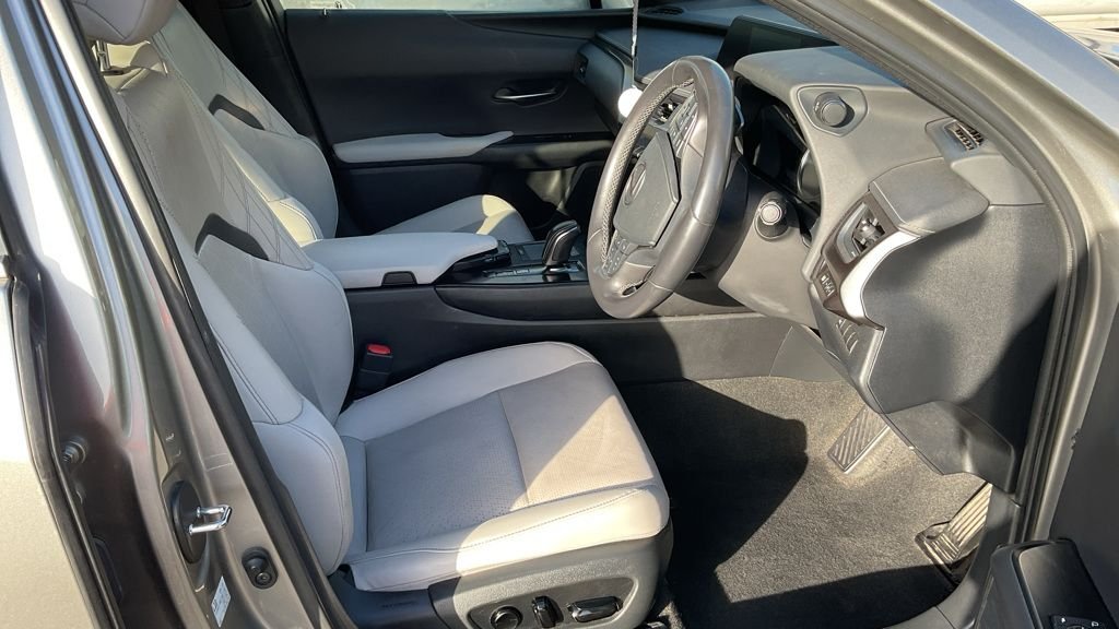 Used Lexus UX 2021 for sale - 76910475: Photo 2