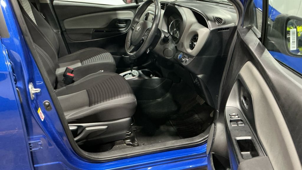 Used Toyota Yaris 2017 for sale - 77007151: Photo 2