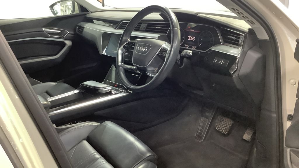 Used Audi e-tron 2022 for sale - 77835879: Photo 3