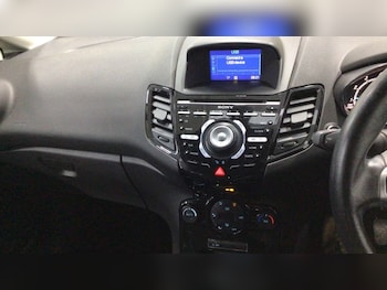 Used Ford Fiesta 2017 for sale - 77072680: Photo