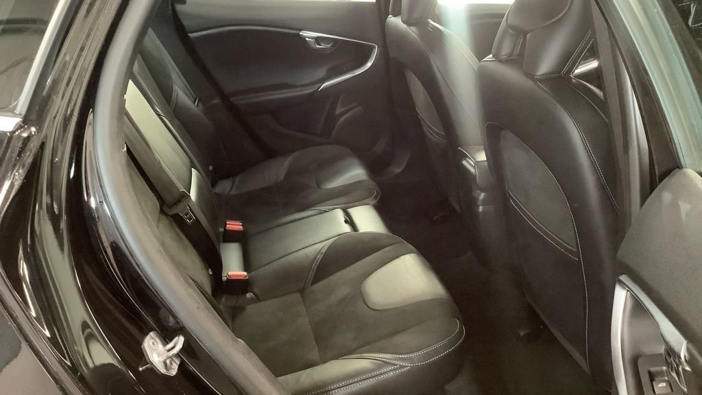 Used Volvo V40 2018 for sale - 76148179: Photo 12