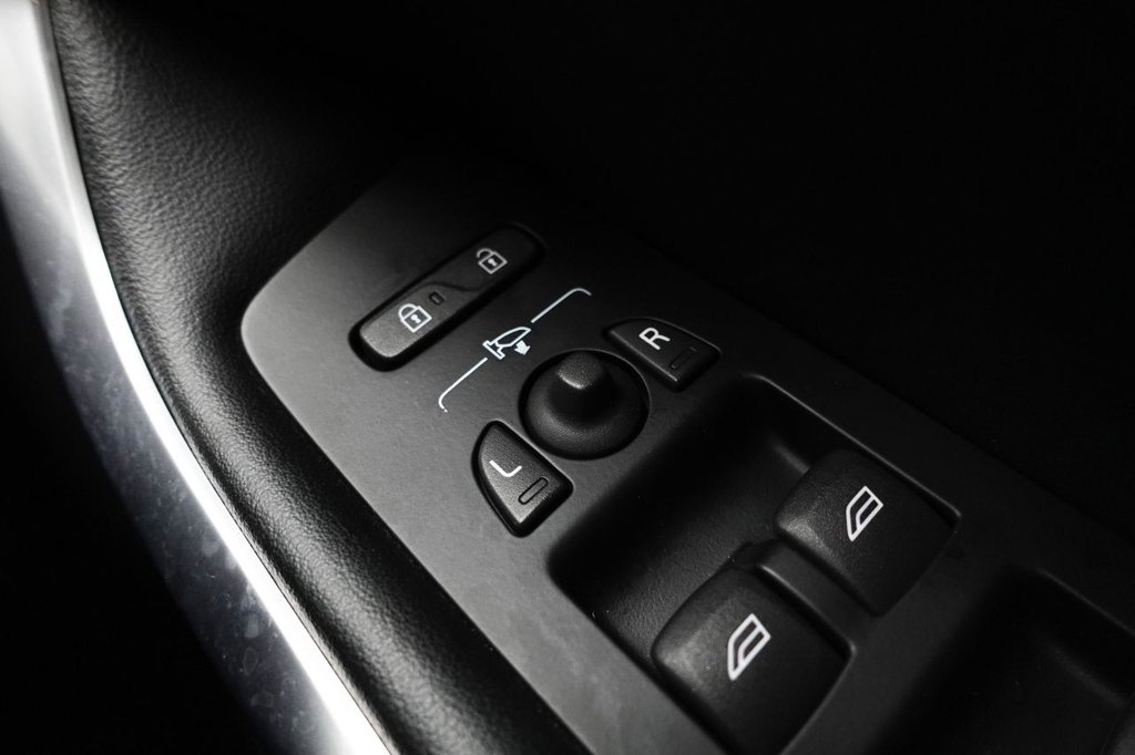 Used Volvo V40 2018 for sale - 76148179: Photo 45