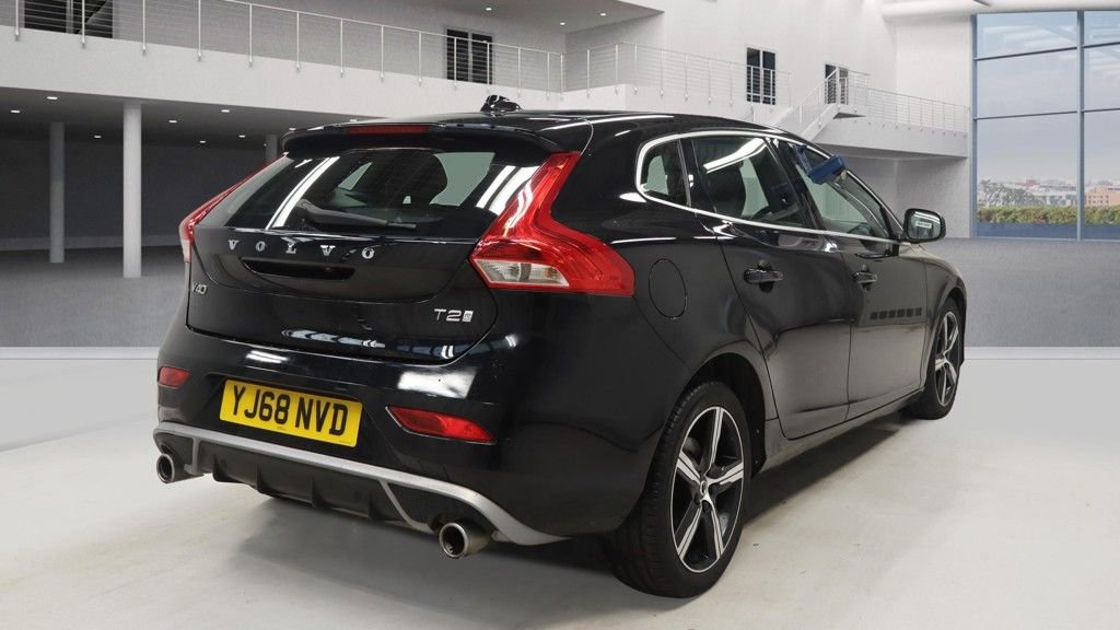 Used Volvo V40 2018 for sale - 76148179: Photo 8