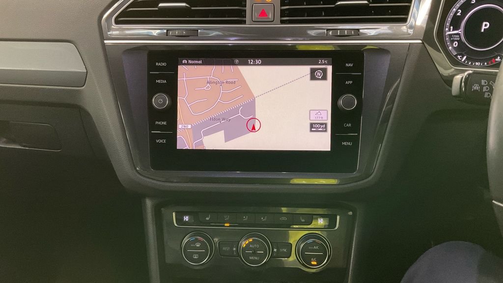 Used Volkswagen Tiguan 2018 for sale - 77122316: Photo 2