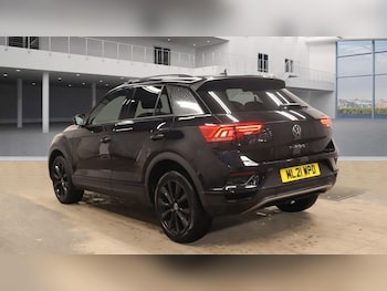 Used Volkswagen T-Roc 2021 for sale - 77122268: Photo