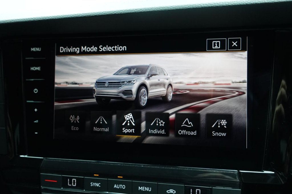 Used Volkswagen Touareg 2018 for sale - 77341924: Photo 35