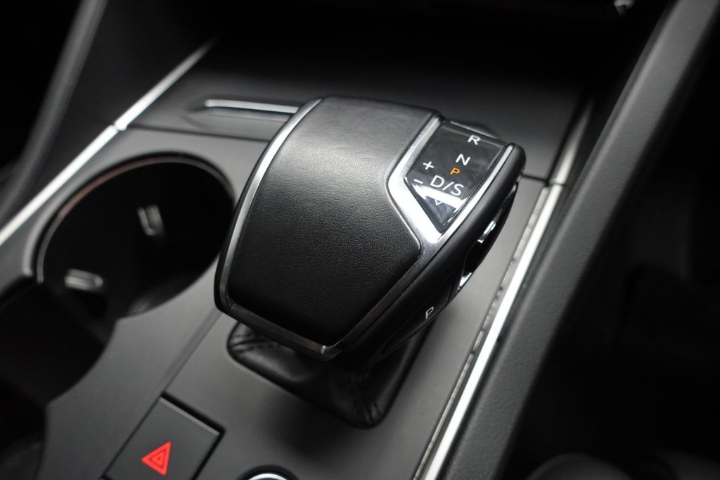 Used Volkswagen Touareg 2018 for sale - 77341924: Photo 40