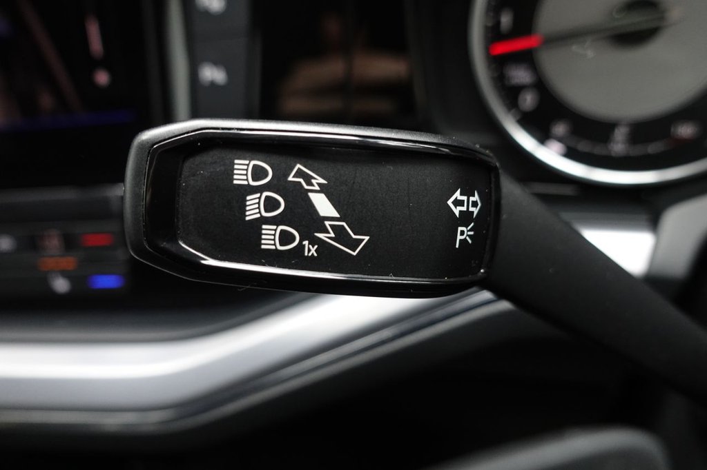 Used Volkswagen Touareg 2018 for sale - 77341924: Photo 48