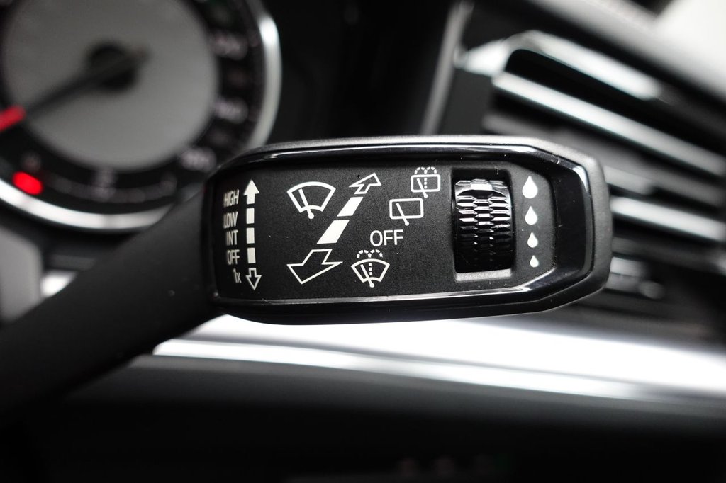 Used Volkswagen Touareg 2018 for sale - 77341924: Photo 49