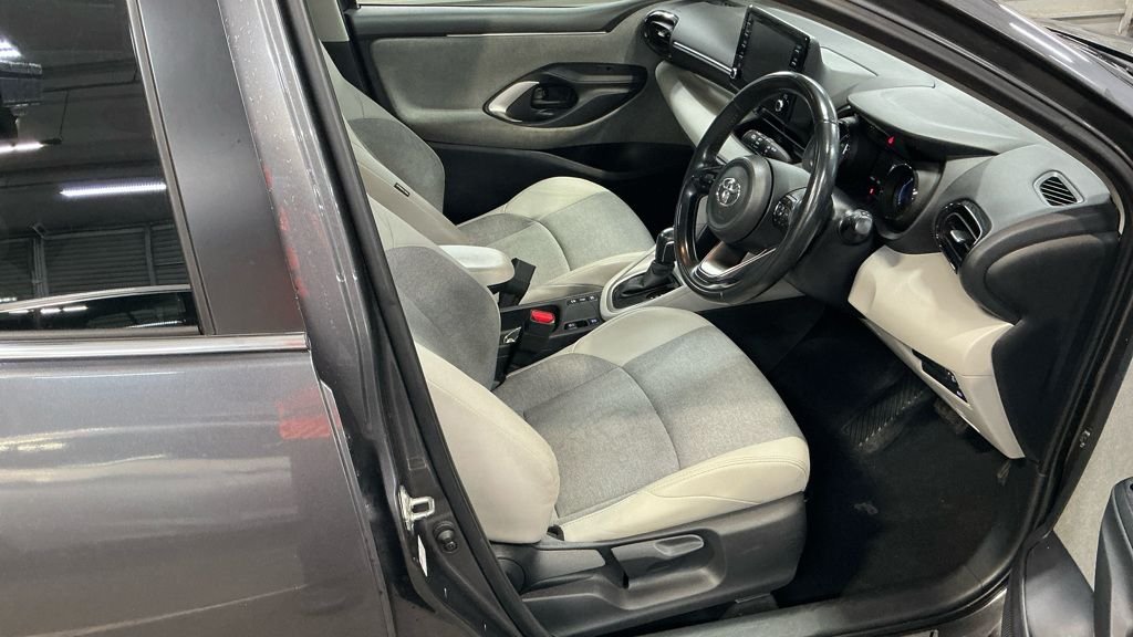 Used Toyota Yaris 2022 for sale - 76617528: Photo 2