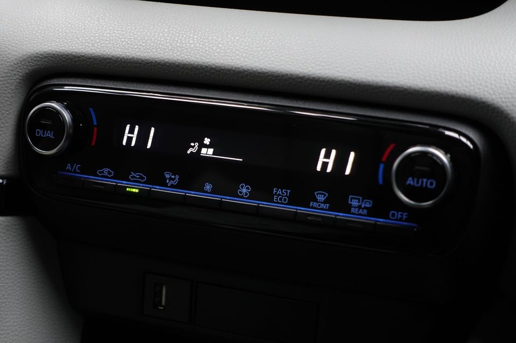 Used Toyota Yaris 2022 for sale - 76617528: Photo 35