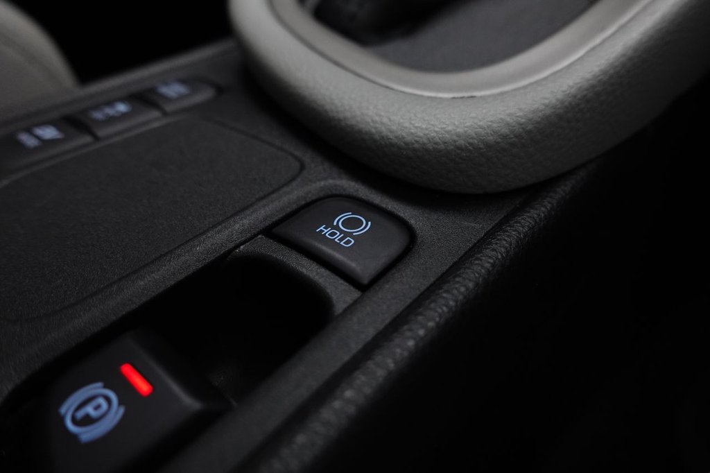 Used Toyota Yaris 2022 for sale - 76617528: Photo 38