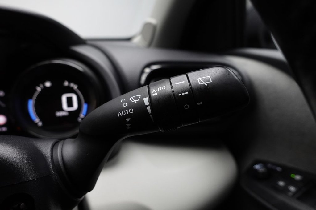 Used Toyota Yaris 2022 for sale - 76617528: Photo 43