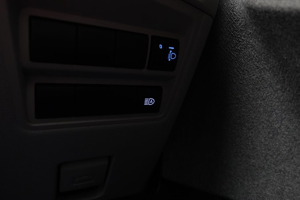 Used Toyota Yaris 2022 for sale - 76617528: Photo 46