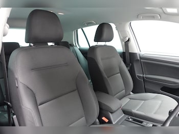 Used Volkswagen Golf 2019 for sale - 79584755: Photo