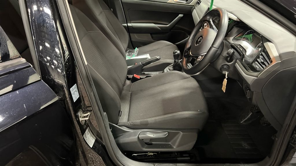 Used Volkswagen Polo 2021 for sale - 76867844: Photo 2