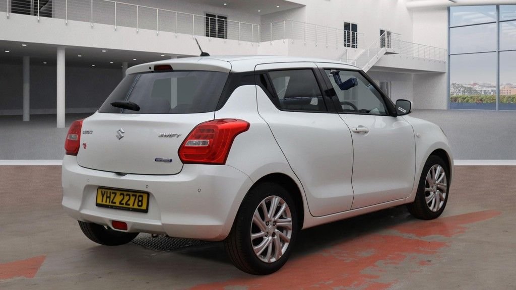 Used Suzuki Swift 2021 for sale - 77507888: Photo 4