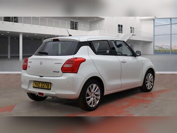 Used Suzuki Swift 2021 for sale - 77507888: Photo