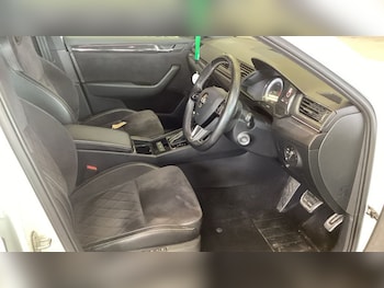 Used Skoda Superb 2018 for sale - 75573005: Photo