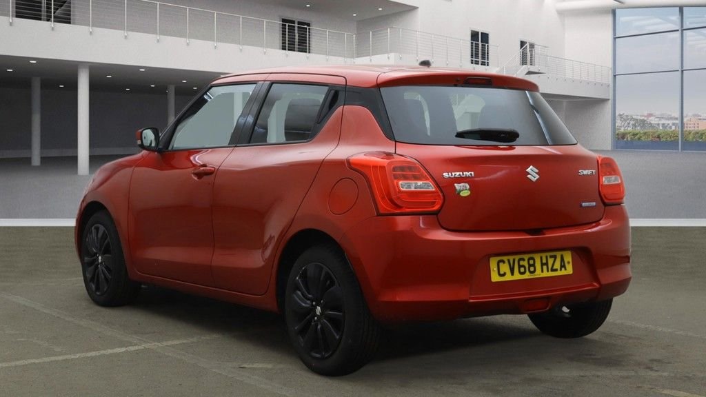 Used Suzuki Swift 2018 for sale - 77507921: Photo 4