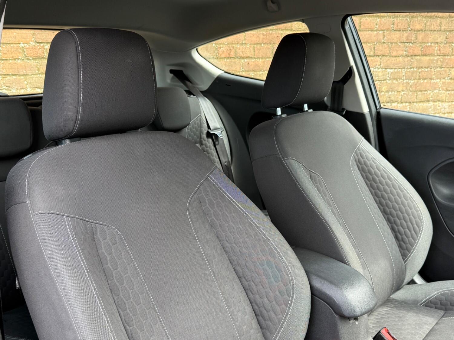 Used Ford Fiesta 2014 for sale - 76082702: Photo 11
