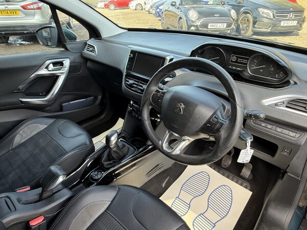 Used Peugeot 2008 2018 for sale - 76211796: Photo 9