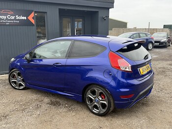 Used Ford Fiesta 2015 for sale - 76211788: Photo 2