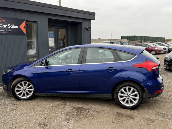 Used Ford Focus 2016 for sale - 76211861: Photo 2