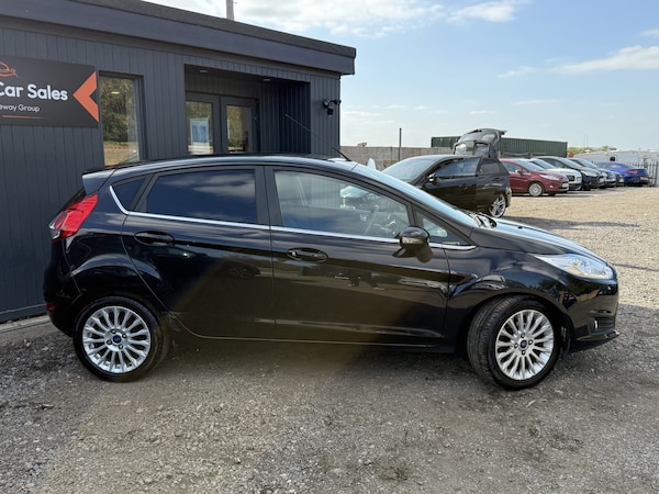 Used Ford Fiesta 2012 for sale - 76211808: Photo 2