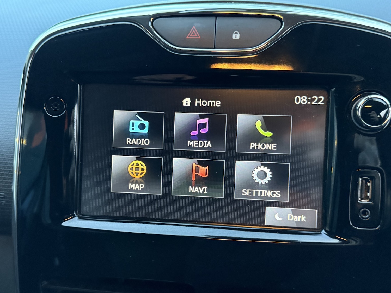 Used Renault Clio 2013 for sale - 76974330: Photo 14