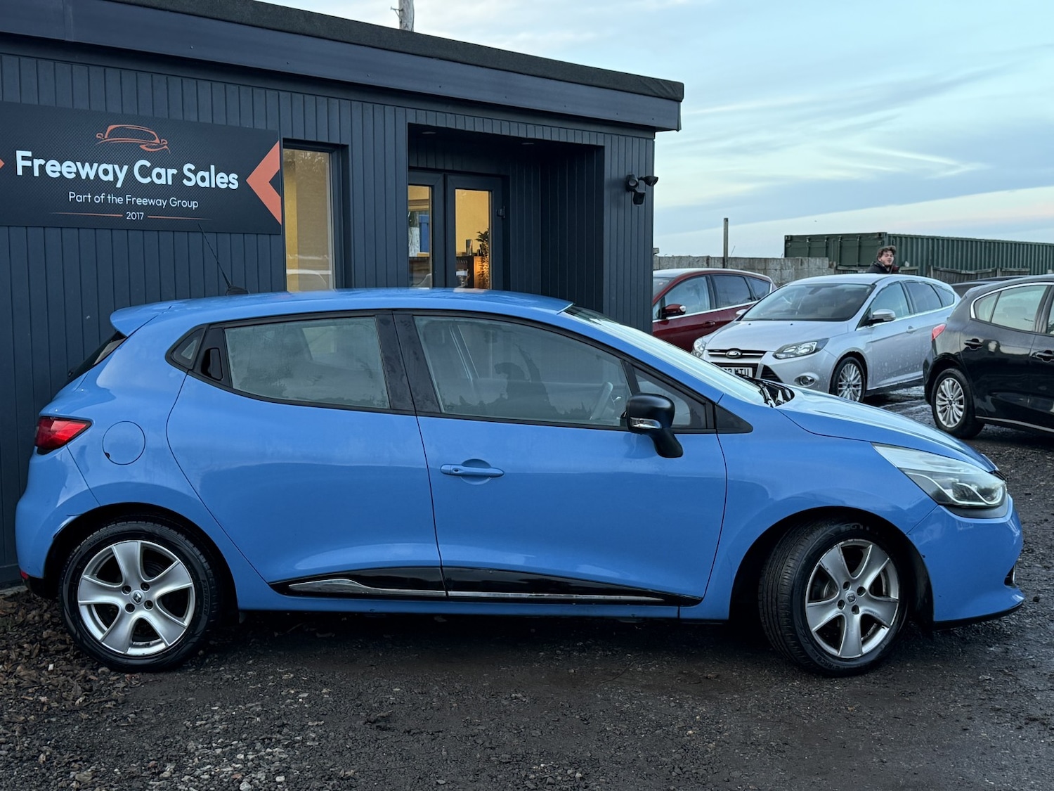 Used Renault Clio 2013 for sale - 76974330: Photo 2