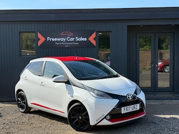 2017 - 1.0 VVT-i x-press Hatchback 5dr Petrol Manual Euro 6 (68 ps)