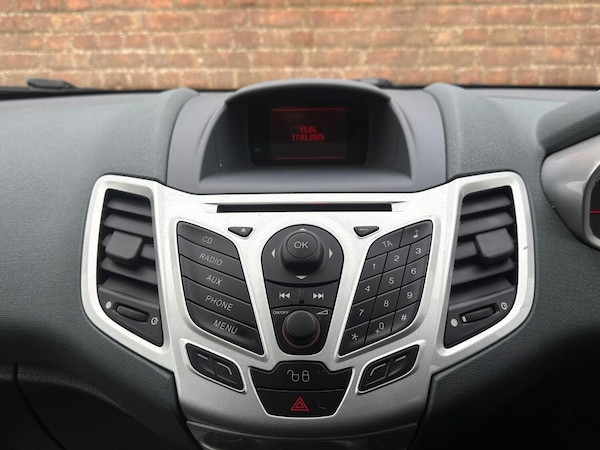 Used Ford Fiesta 2010 for sale - 73437427: Photo 12