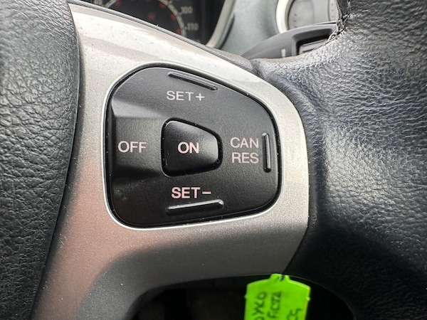 Used Ford Fiesta 2010 for sale - 73437427: Photo 15