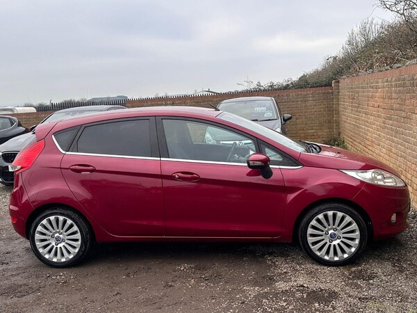 Used Ford Fiesta 2010 for sale - 73437427: Photo 2