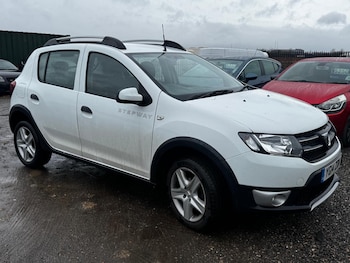 Used Dacia Sandero Stepway 2014 for sale - 77233772: Photo