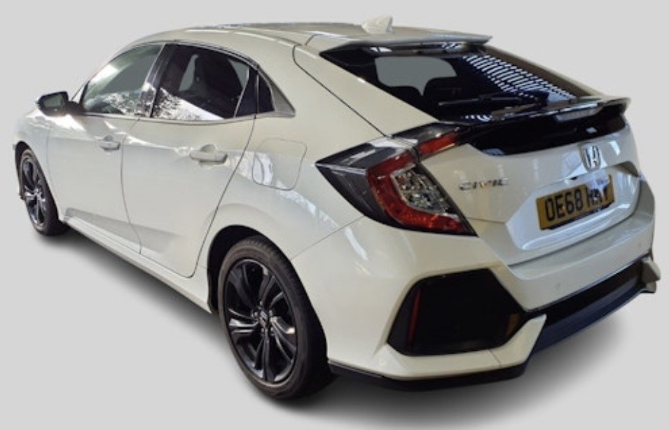 Used Honda Civic 2018 for sale - 77342588: Photo 2