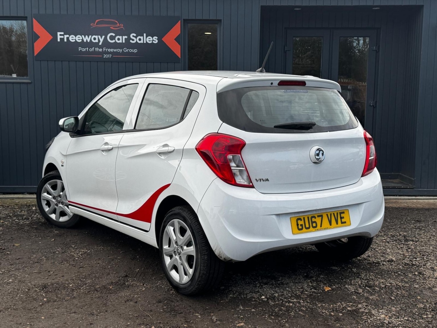 Used Vauxhall Viva 2017 for sale - 76741385: Photo 2