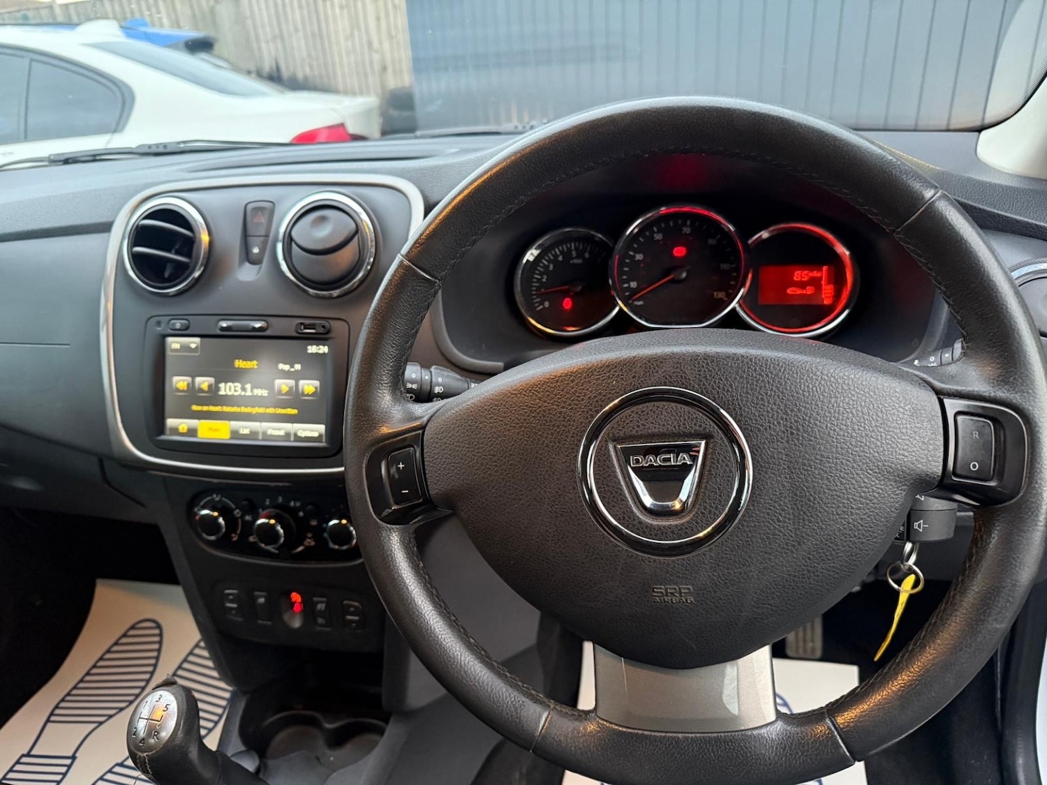 Used Dacia Sandero Stepway 2014 for sale - 77567465: Photo 10